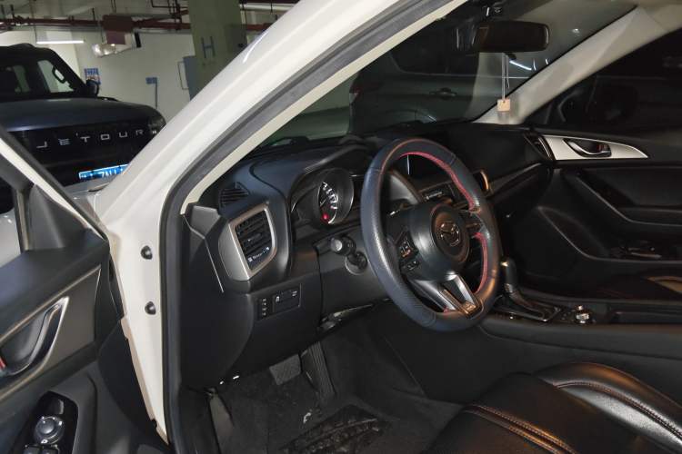 Used Mazda 3 Axela 2017 Sedan 1.5L Automatic Luxury Model Emission Standard China V
