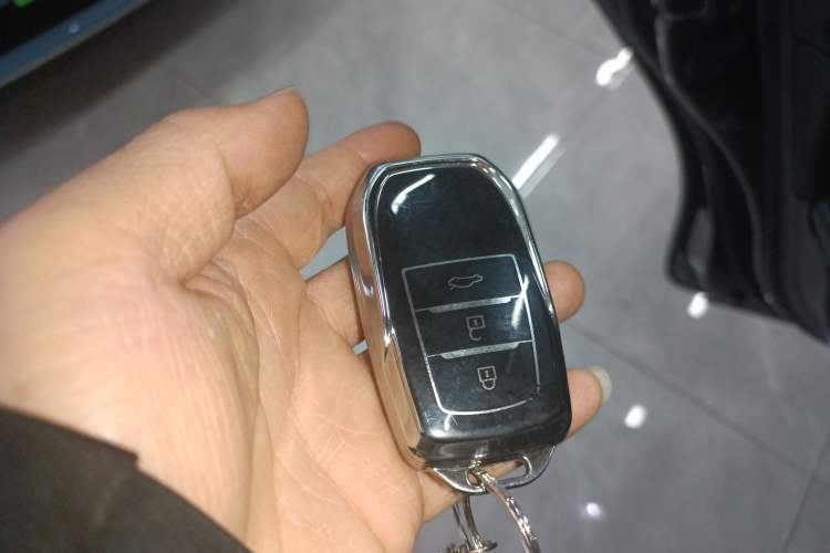 Used Toyota Camry 2026 Model Dual-Engine 2.0HSE Sport Lite Edition