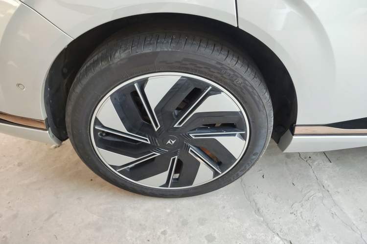 Used Dongfeng eπ eπ008 2024 210Max Range-Extended Version 6 Seats