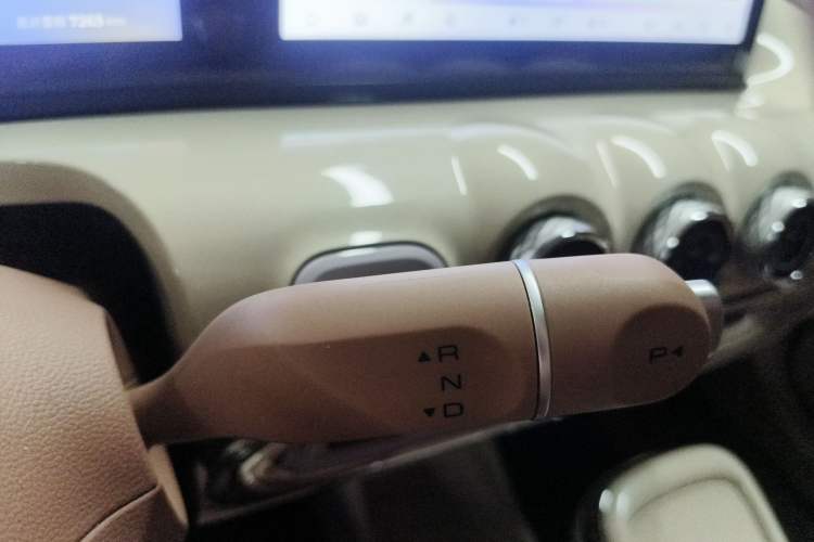 Used Wuling Bingo 2025 410 km Lingxi Deluxe Edition Gear Lever