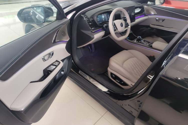 Used BYD Han 2025 EV Intelligent Driving Edition 701KM LiDAR Flagship Model
