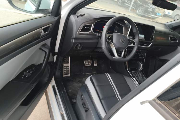 Used Volkswagen T-ROC 2025 300TSI DSG Two-Wheel Drive Chen Guang Edition