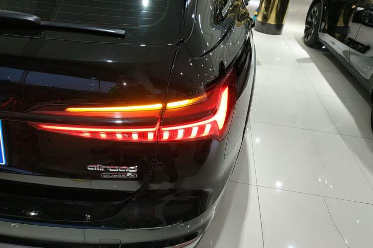 Used Audi A6 2022 allroad quattro Explorer 55 TFSI Prestige Off-Road Model
