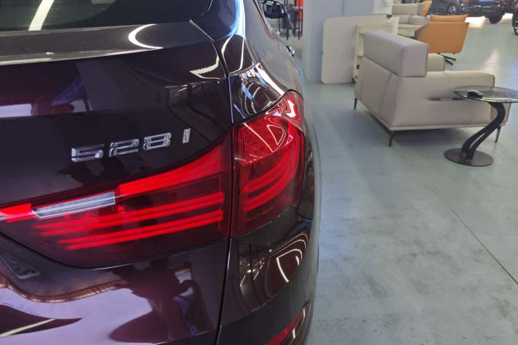 Used BMW 5 Series GT 2014 528i Luxury Edition Right Rear Taillight