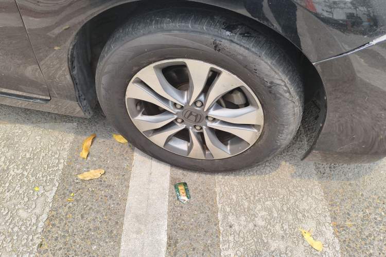 Used Honda Accord 2015 2.0L LX Comfort Edition Right Front Wheel Hub