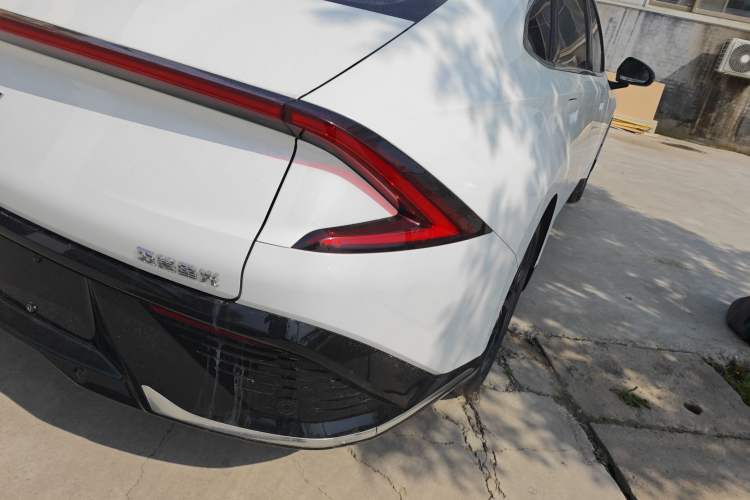 Used Wuling Xingguang 2024 Co-Creation Edition 510 Advanced Model Exterior 3