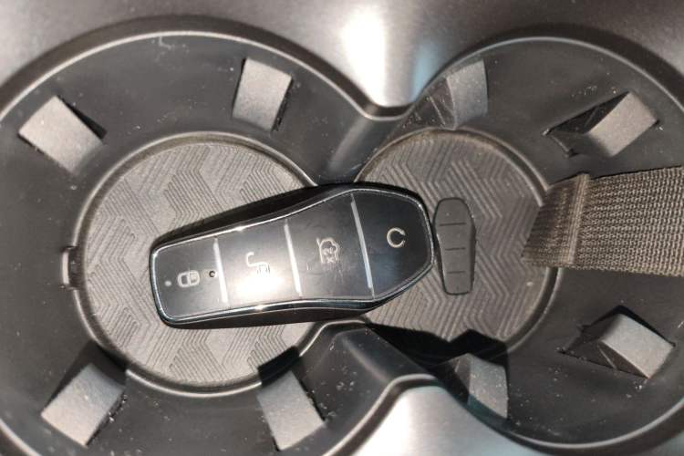 Used BYD Qin L 2025 DM-i Smart Drive 80KM Leading Model