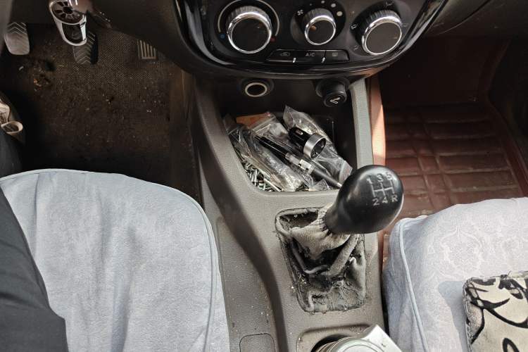 Used Wuling Rongguang V 2015 1.5L Standard Version Gear Lever