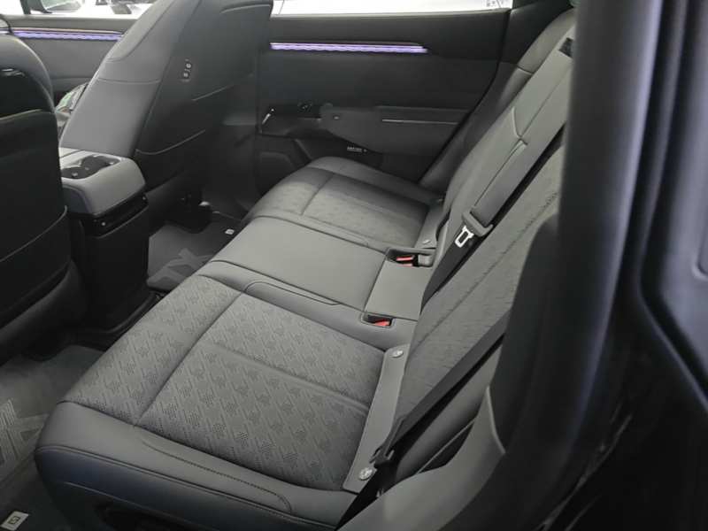 Used Zeekr 7X 2026 75kWh Rear-Drive MAX Edition — 16
