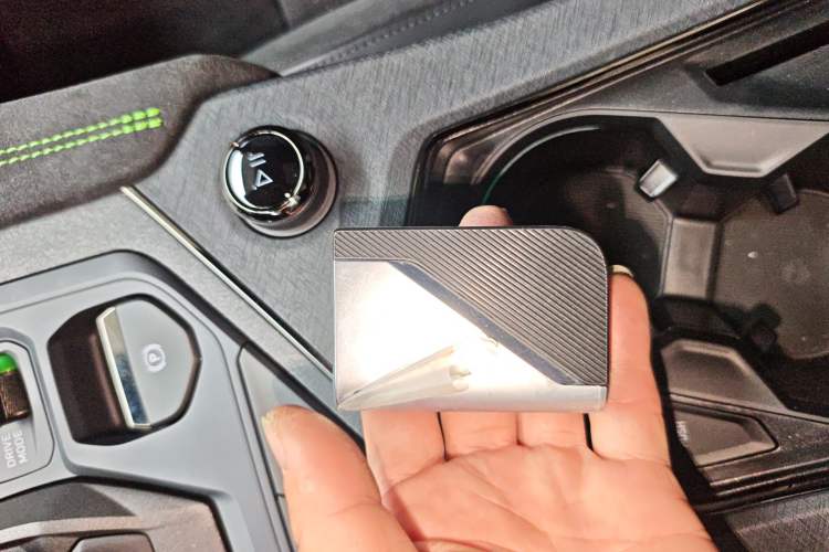 Used Lynk & Co 05 2022 05+ 2.0TD Automatic Exploration Edition Interior 1