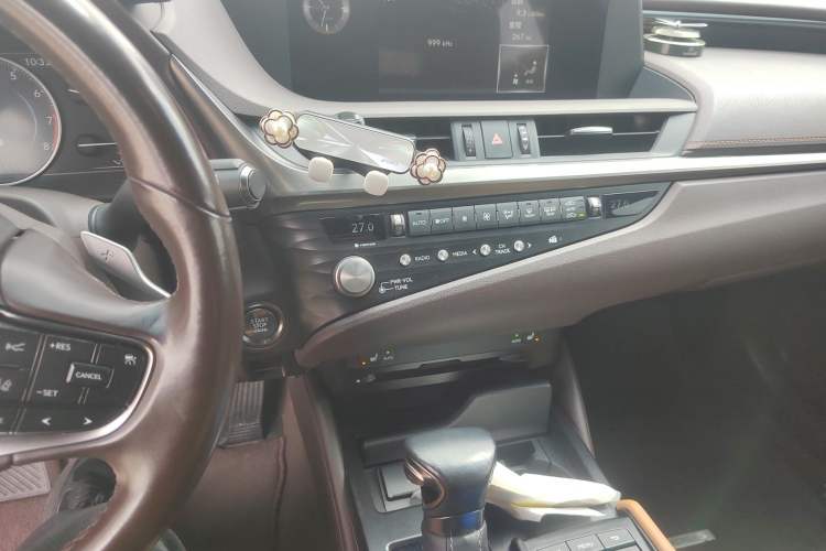 Used Lexus ES 2020 200 Excellence Edition Audio And AC Panel