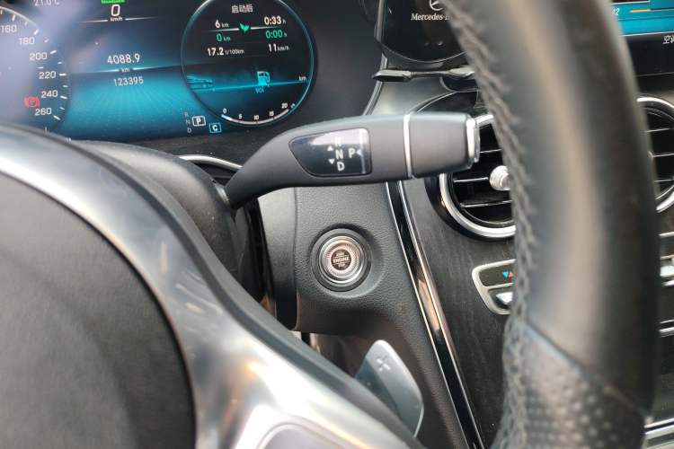 Used Mercedes-Benz C-Class 2020 Restyled C 260 L Sport Edition Gear Lever