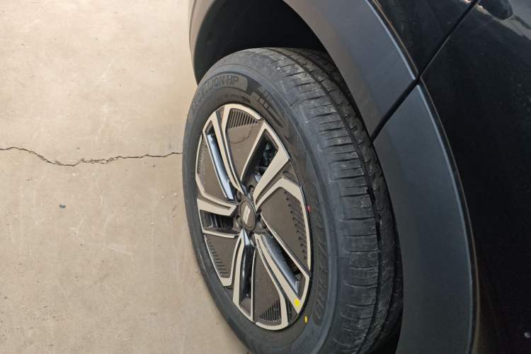 Used Geely Galaxy Xingjian 7 EM-i 2026 Model 130km Launch Edition Right Rear Wheel Hub