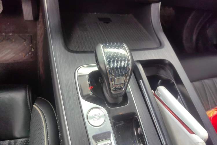 Used GAC Trumpchi GS8 2022 Flagship Series 2.0 TGDI Two-Wheel-Drive Prestige Edition (7 Seats) Gear Lever