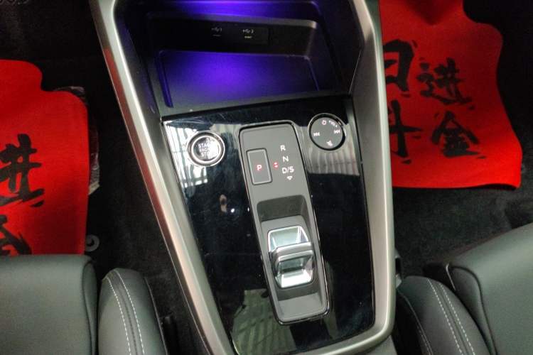 Used Audi A3 2024 Sportback 35 TFSI Fashionable Sports Model Gear Lever