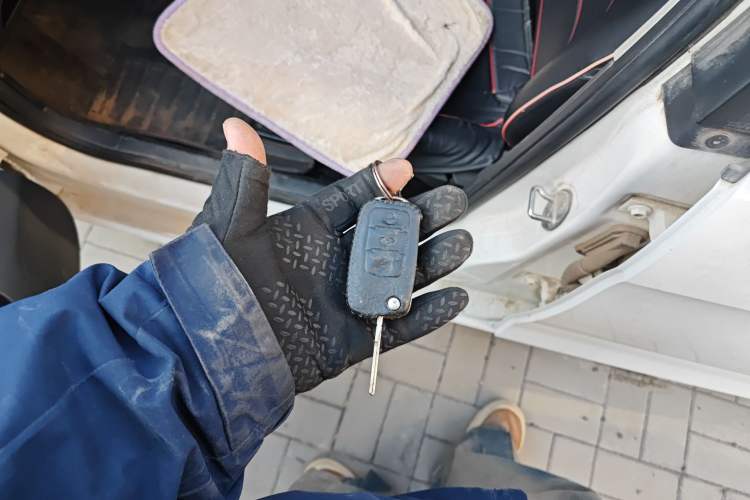 Used Volkswagen Jetta 2015 Value Edition 1.6L Manual Fashionable Style Vehicle Key