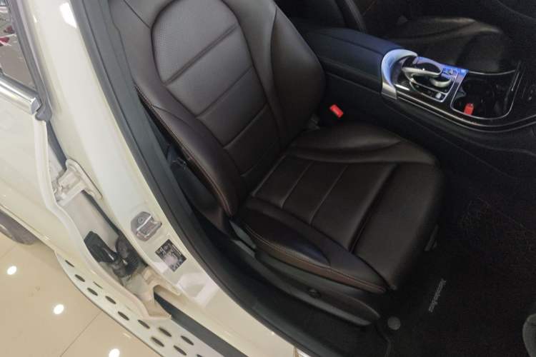 Used Mercedes-Benz GLC 2016 GLC 260 4MATIC Luxury Model