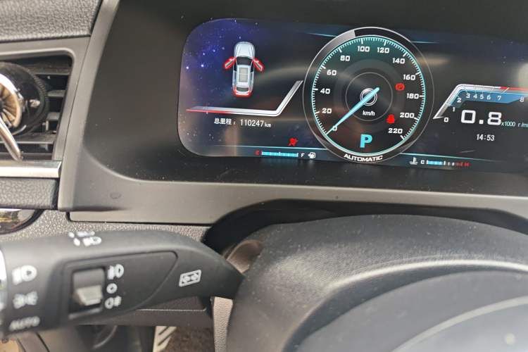 Used Zotye T600 2016 Sport Edition 2.0T DCT Prestige Model Odometer Close Up