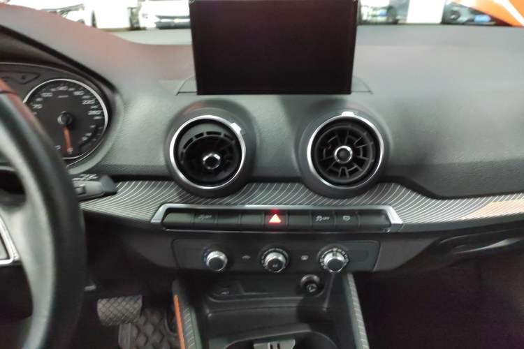 Used Audi Q2L 2018 35 TFSI Launch Exclusive Edition China V