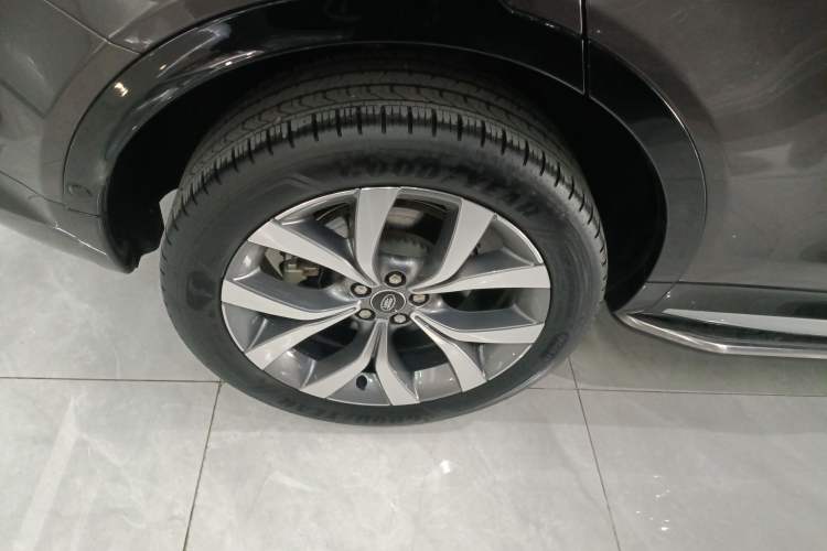 Used Land Rover Discovery Sport 2024 Luxury Custom Edition