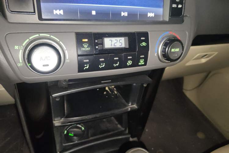 Used Toyota Prado 2015 2.7L Parallel Import