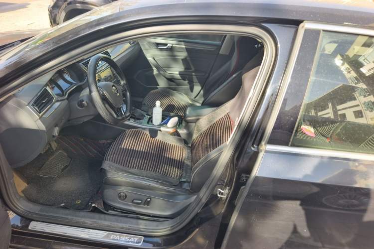 Used Volkswagen Passat 2016 330TSI DSG Luxury Edition
