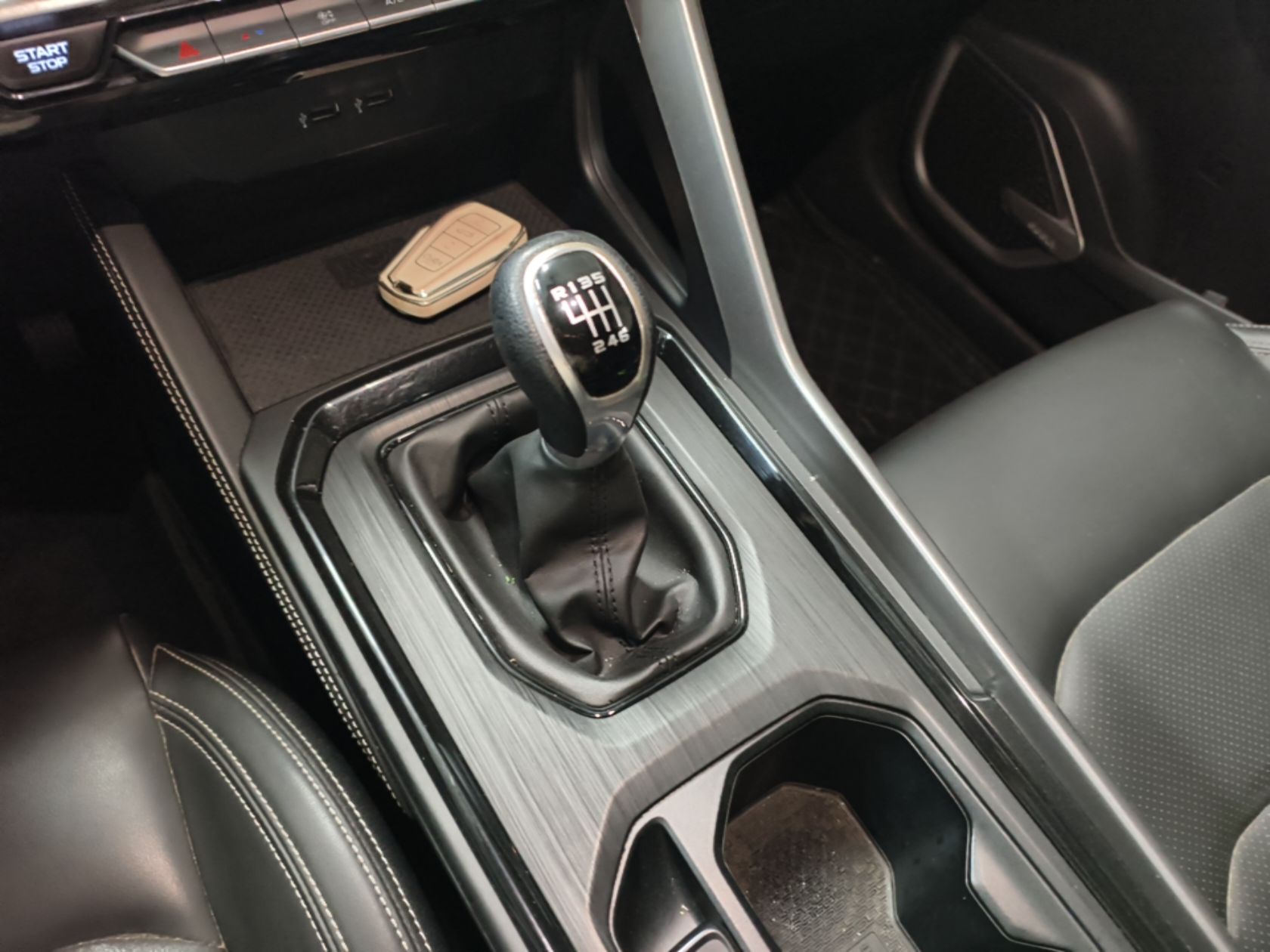 Geely Auto Vision X6 2021 PRO 1.4T Manual Luxury Model - Premium — снимка 16