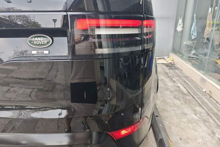 Used Land Rover Discovery 2018 3.0 SC V6 SE Exterior 3