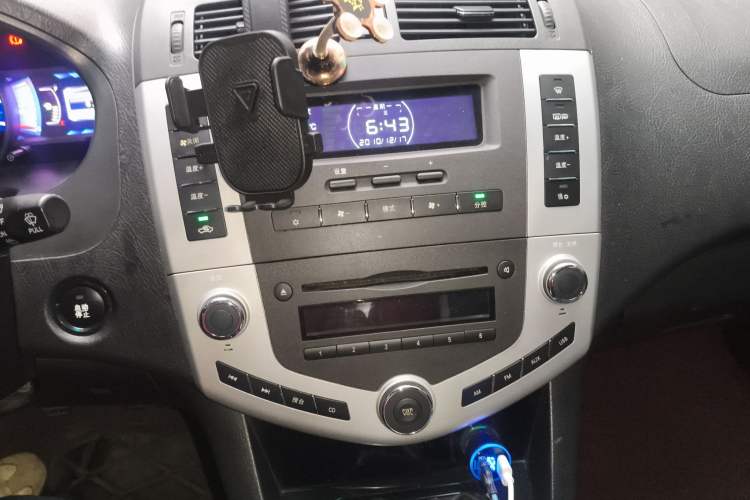 Used BYD S6 2013 Platinum Edition 2.0L Manual Luxury Model
