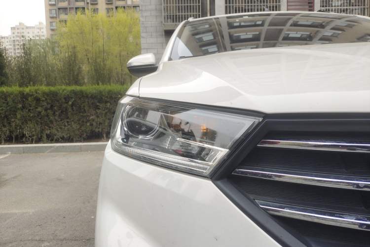 Used Baojun 360 2019 1.5L Manual Elite Version China VI Right Front Headlight