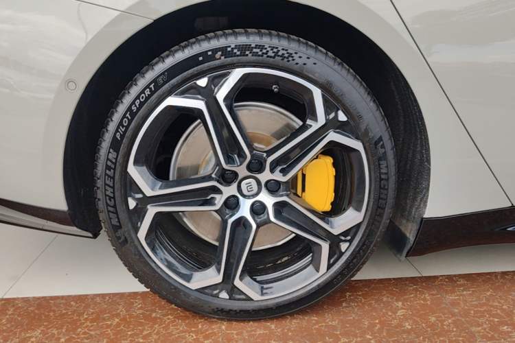 Used Xiaomi Auto SU7 2024 Rear-Drive Long-Range Intelligent Driving Version