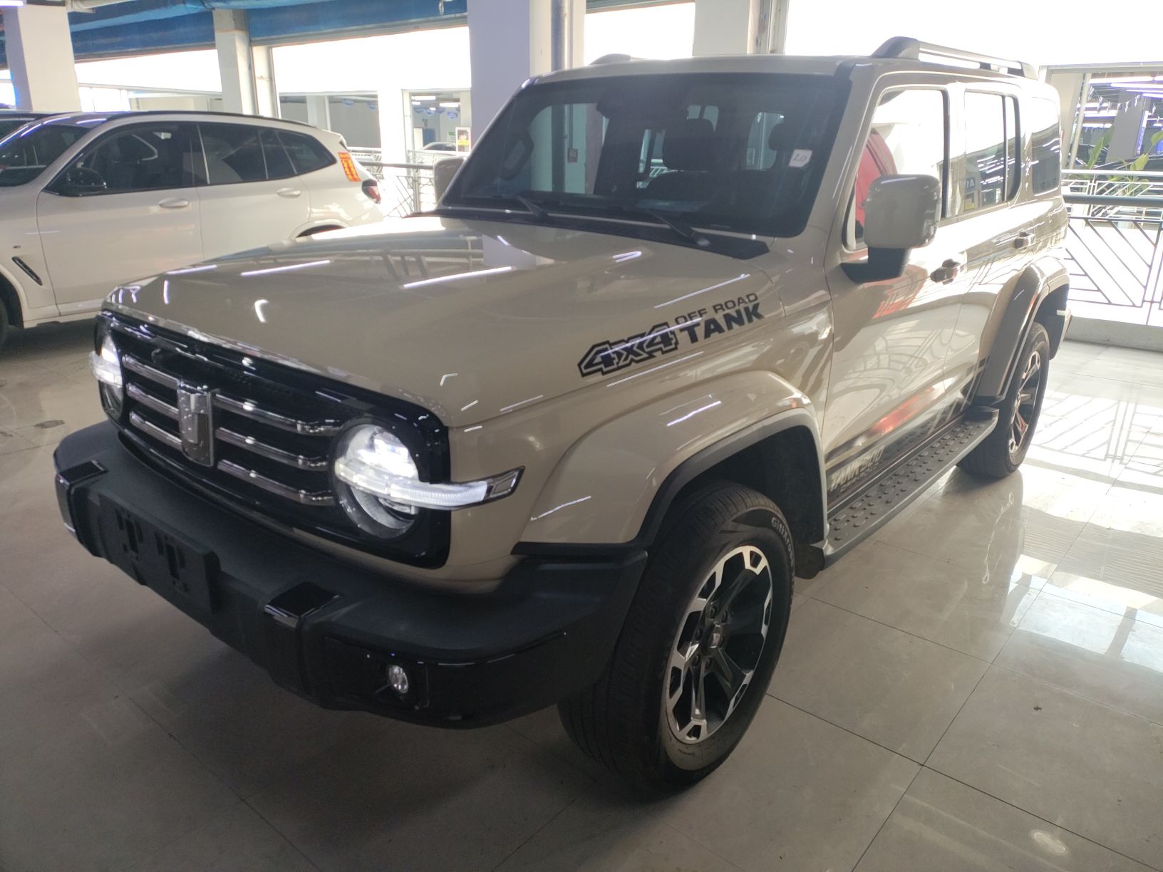 Под передней частью автомобиля