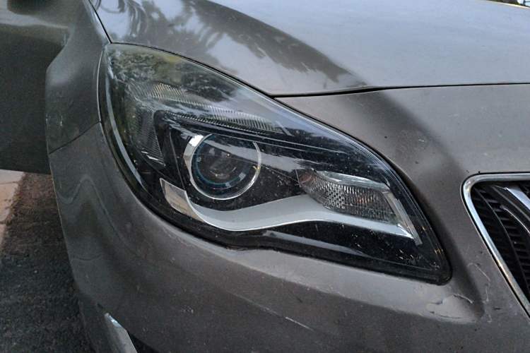 Used Buick Regal 2014 2.0L Elite Fashion Edition Right Front Headlight