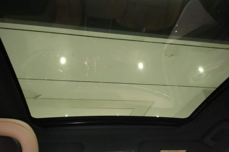 Used Lincoln Corsair 2022 2.0T Two-Wheel Drive Luxury Edition Headliner