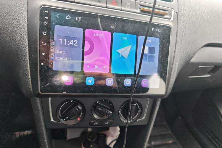 Used Volkswagen Polo 2014 1.6L Automatic Comfort Edition Audio And AC Panel