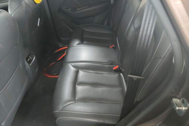 Used Roewe RX5 2016 30T Two-Wheel Drive Automatic Internet Smart Edition
