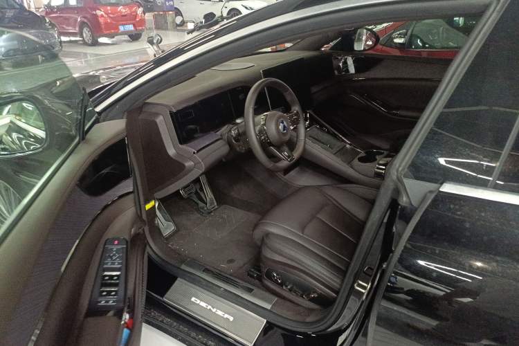 Used Denza Z9 2024 1100 km All-Wheel-Drive Ultra Version Driver Seat