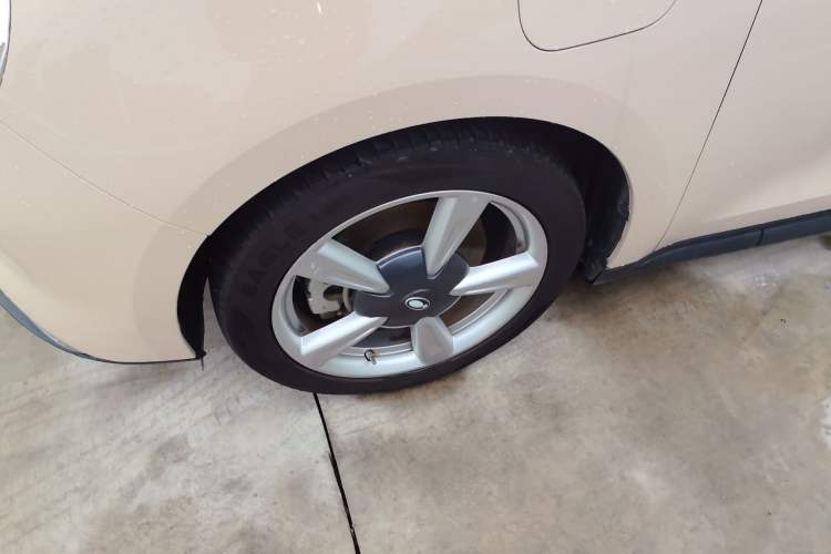 Used ORA Good Cat 2022 Morandi Edition 400km Standard Range Luxury Version Lithium Iron Phosphate