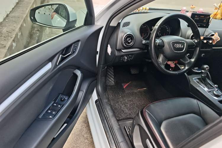 Used Audi A3 2014 Sportback 35 TFSI Automatic Ambition Edition Driver Seat