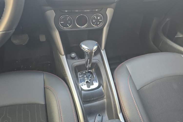 Used Citroen C3-XR 2015 1.6L Automatic Pioneer Model Gear Lever
