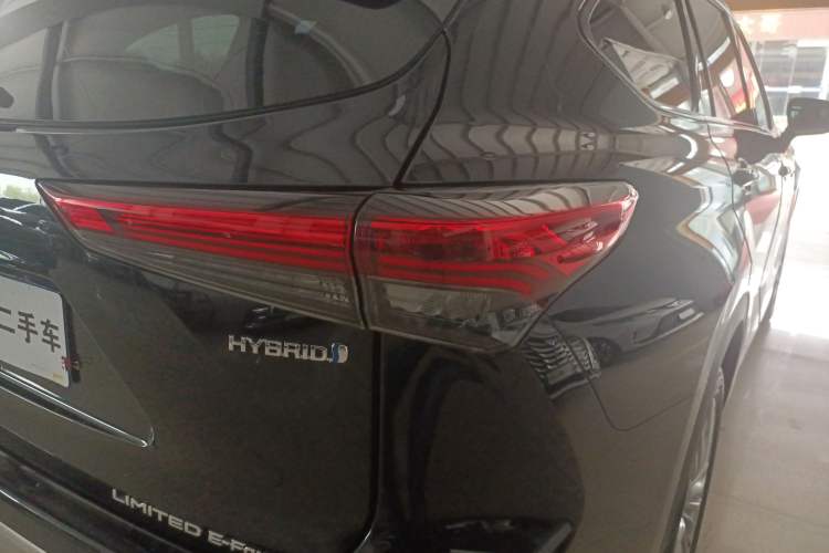 Used Toyota Highlander 2023 2.5L Smart Electric Hybrid Dual-Motor All-Wheel-Drive Supreme Edition – 7 Seats
