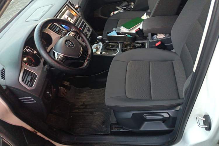 Used Volkswagen Golf Sportsvan 2016 230TSI Automatic Trend Edition Left Front Seat