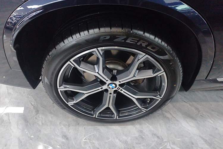 Used BMW X5 2023 xDrive 30Li Luxury M Sport Package Right Rear Wheel Hub