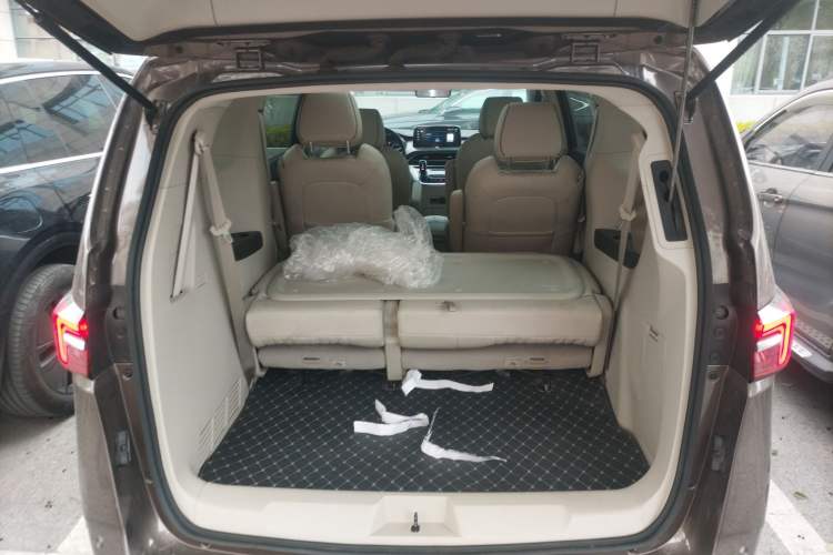 Used Buick GL8 2022 Land Executive Class 652T Prestige Model