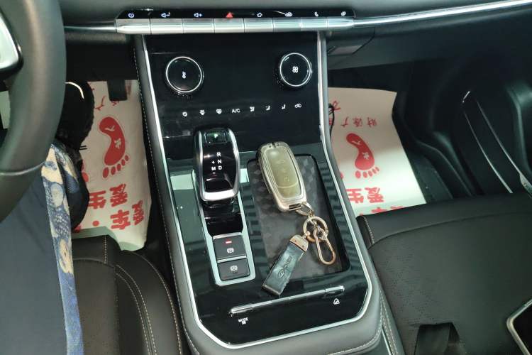 Used Chery Tiggo 8 2022 1.5 TCI Automatic Prestige Edition 5-Seater Gear Lever