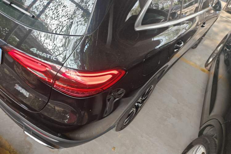 Used Mercedes-Benz GLC 2023 Facelift GLC 260 L 4MATIC Dynamic Version 5 Seats Right Rear Taillight