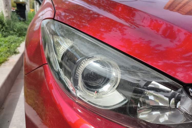 Used Mazda 3 Axela 2014 Sedan 2.0L Automatic Sport Model
