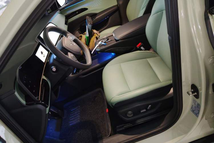 Used Hongqi EH7 2025 690 Smart Selection Edition
