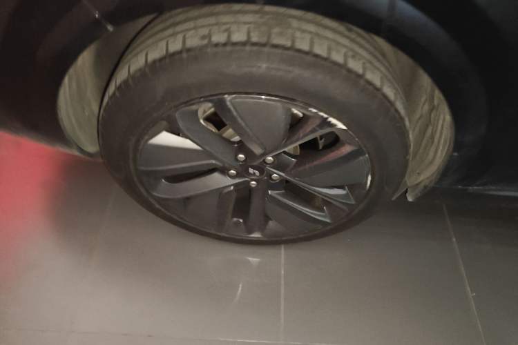 Used Li Auto L6 2024 Pro Model Right Rear Wheel Hub