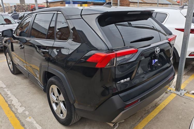 Used Toyota RAV4 2022 2.0L CVT Two-Wheel Drive Fashion Plus Edition Rear Left 45 Deg